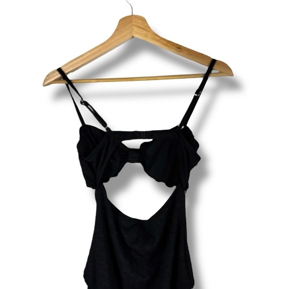Cupshe Black Knotted Scalloped Cut Out One Piece Swimsuit, Black, Size Medium - Picture 13 of 14